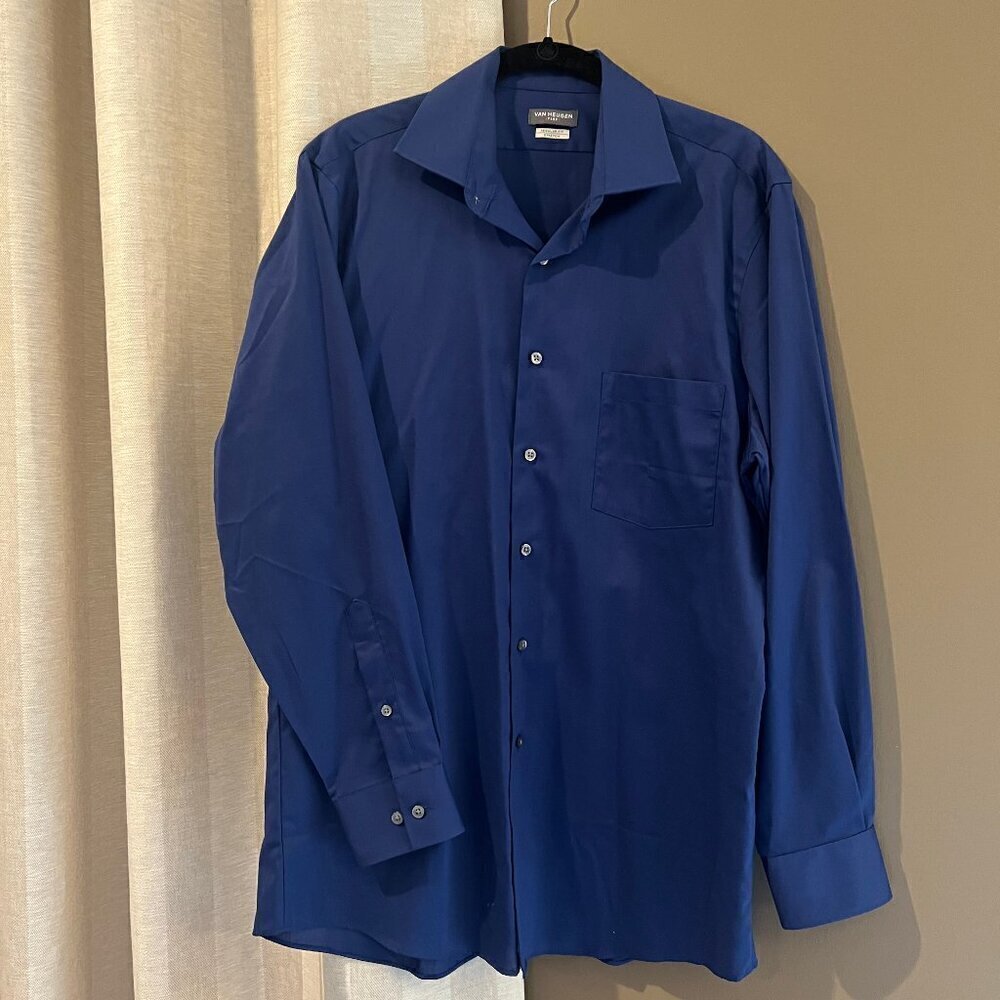 Men's Van Heusen Blue Long Sleeve Button down dress shirt, Size 15 1/2 32/33